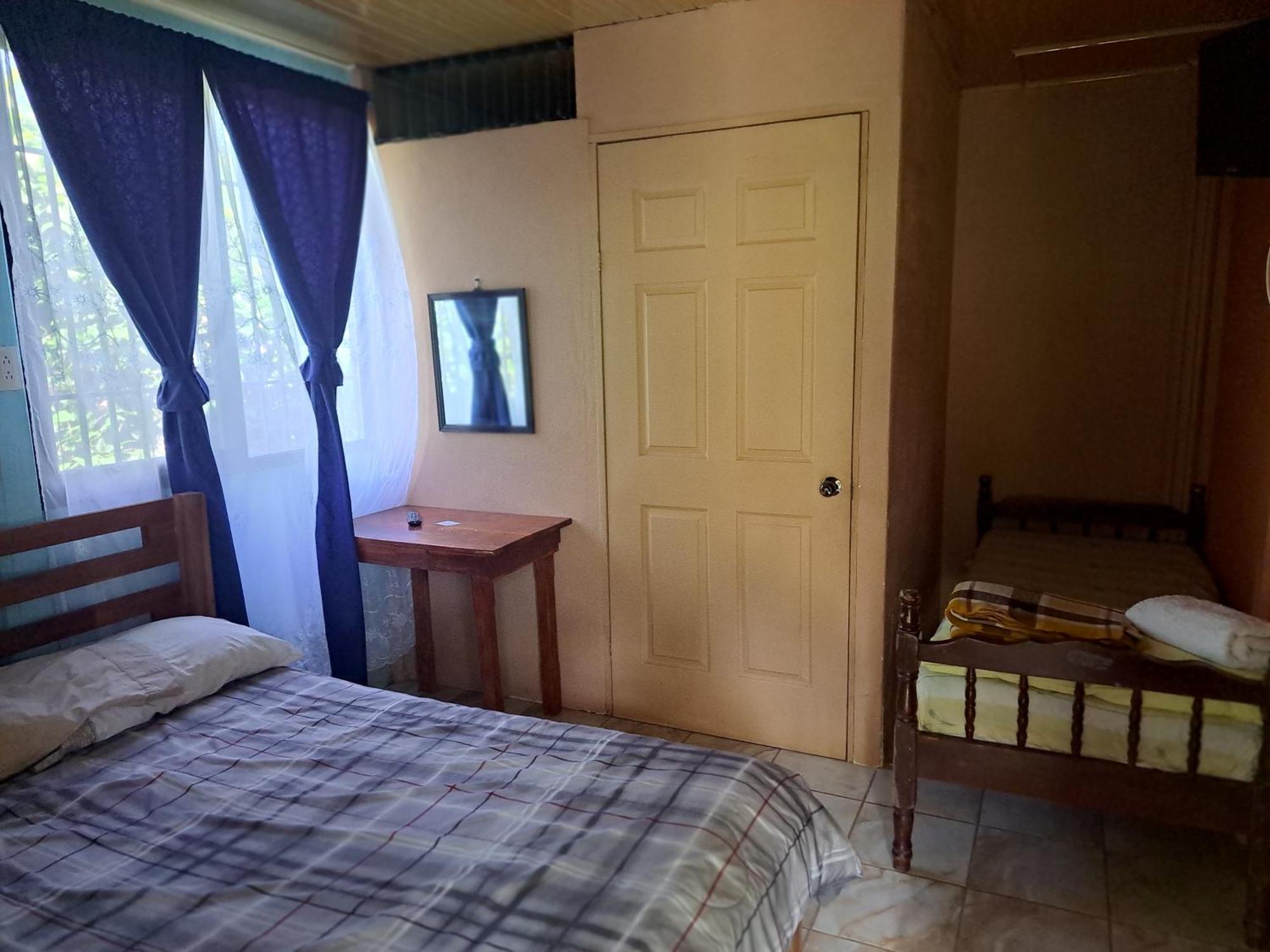 Hospedaje Luis & Ana Pejibaye Номер фото